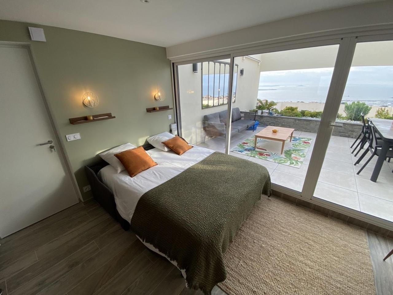 Superbe T2 44M2 - Grande Terrasse Vue Mer Panoramique Exceptionnelle Piscine - Parking Bandol Luaran gambar