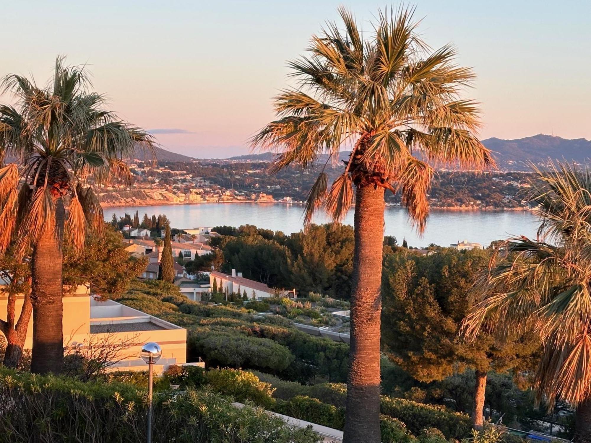Superbe T2 44M2 - Grande Terrasse Vue Mer Panoramique Exceptionnelle Piscine - Parking Bandol Luaran gambar